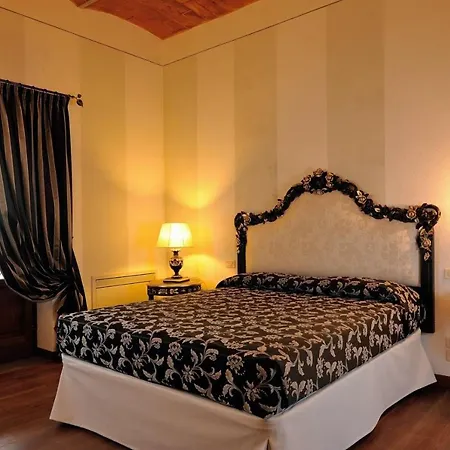 Fonte Sant'angelo Sleeps 14 Pool Air Con Wifi *